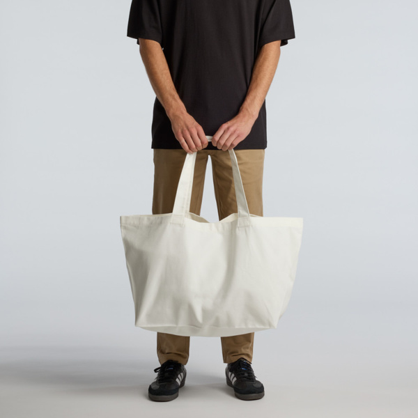 OVERSIZED TOTE BAG Thumbnail